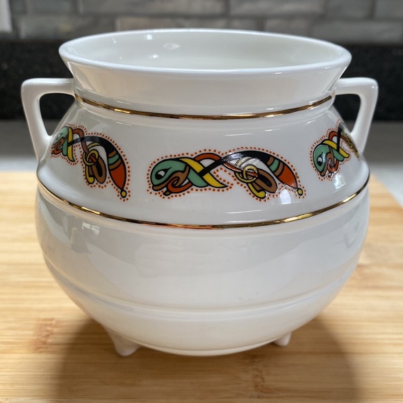 Royal Tara Three Legged Pot Handmade in Ireland —Book Of Kells Collection - Picture 8 of 9